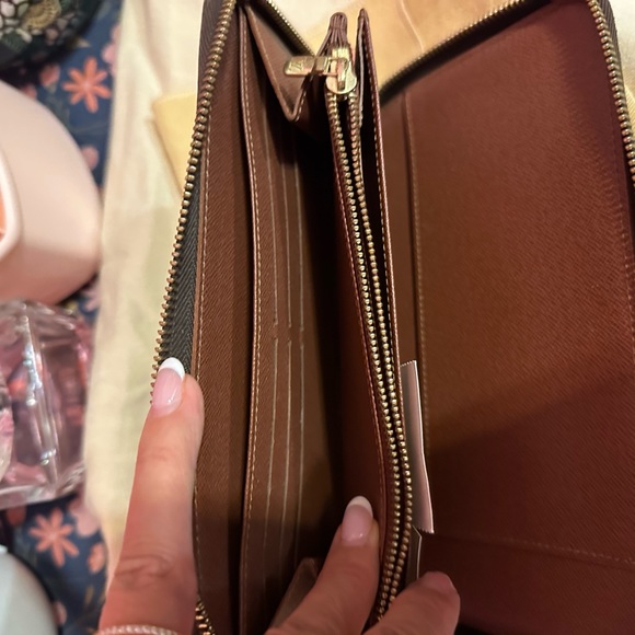 Louis Vuitton Monogram Zippy Organizer - Picture 2 of 7
